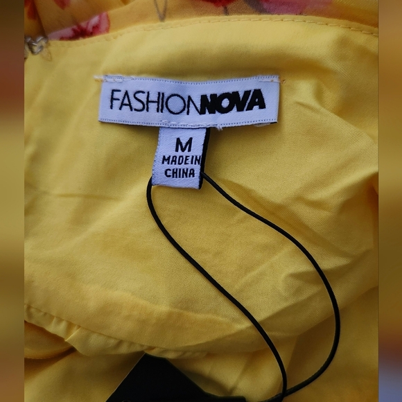 Fashion Nova Medium Yellow Floral Dreams Halter Romper NWT - Picture 5 of 8